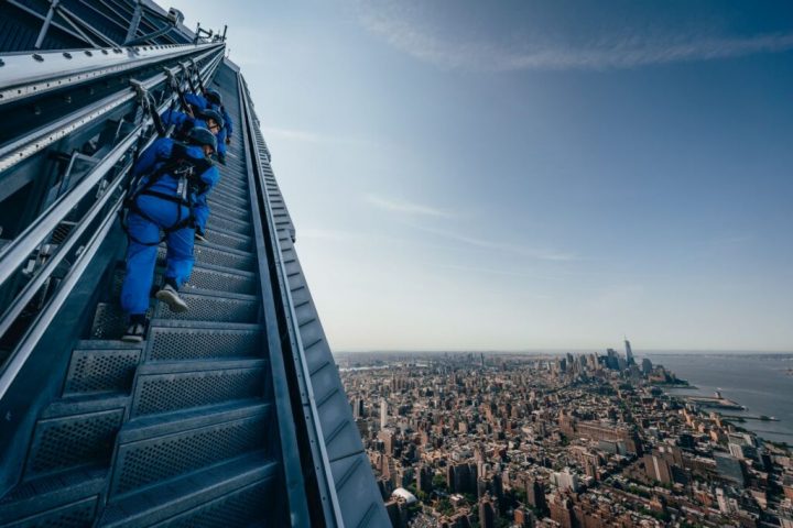 A világ legmagasabb, nyílt felhőkarcoló-mászási lehetősége: ez a City Climb.