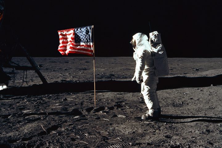 Holdra szállás: elképesztő összeget költött Amerika az expedícióra